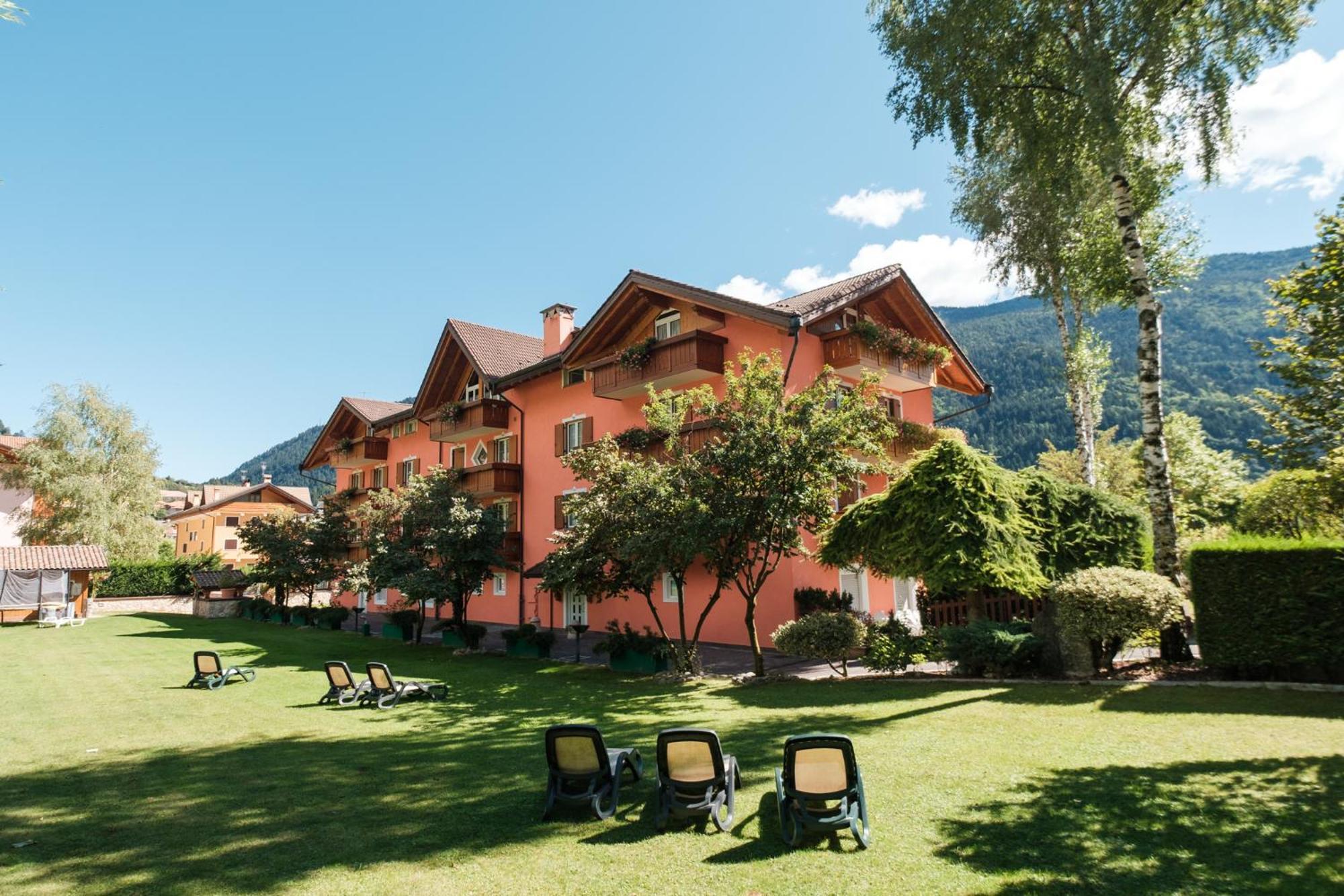 Residence Al Caminetto Molveno Buitenkant foto